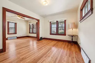 166 E Rosedale Ave, Milwaukee, WI 53207 - Photo 9