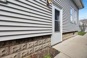 166 E Rosedale Ave, Milwaukee, WI 53207 - Photo 21