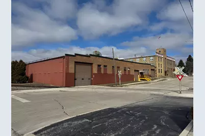 822 S 14th St, Manitowoc, WI 54220 - Photo 3