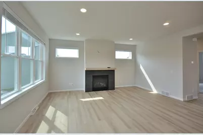 640  Standing Stone Dr, Waukesha, WI 53189 - Photo 5