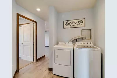 3810  Sunnyside Dr, La Crosse, WI 54601 - Photo 15