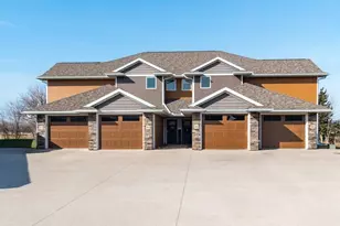 3810 Sunnyside Dr, La Crosse, WI 54601 - Photo 1