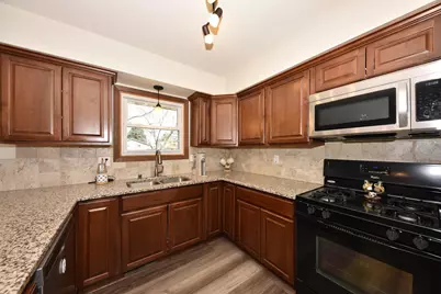 2036  Lenora Dr, West Bend, WI 53090 - Photo 7