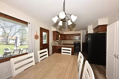 2036  Lenora Dr, West Bend, WI 53090 - Photo 9