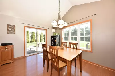 550  Hunters Xing, Slinger, WI 53086 - Photo 7