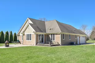 550 Hunters Crossing, Slinger, WI 53086 - Photo 25