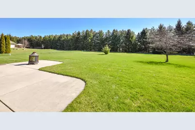 550  Hunters Xing, Slinger, WI 53086 - Photo 27