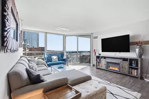 1660 N Prospect Ave, Milwaukee, WI 53202 - Photo 11