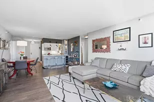 1660 N Prospect Ave, Milwaukee, WI 53202 - Photo 15