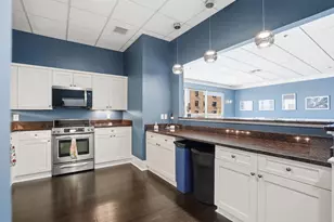 1660 N Prospect Ave, Milwaukee, WI 53202 - Photo 35