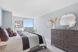 1660 N Prospect Ave, Milwaukee, WI 53202 - Photo 19