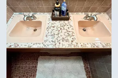 2115 W Greenwood Rd, Glendale, WI 53209 - Photo 27