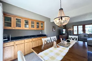 2115 W Greenwood Rd, Glendale, WI 53209 - Photo 15