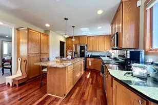 2115 W Greenwood Rd, Glendale, WI 53209 - Photo 9