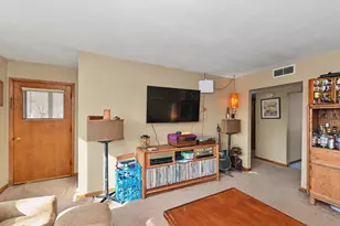 136 W Armour Ave, Milwaukee, WI 53207 - Photo 5