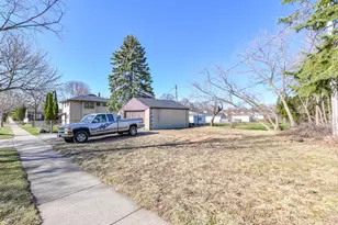 136 W Armour Ave, Milwaukee, WI 53207 - Photo 33