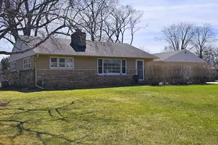 N81W15815 Robinhood Dr, Menomonee Falls, WI 53051 - Photo 3