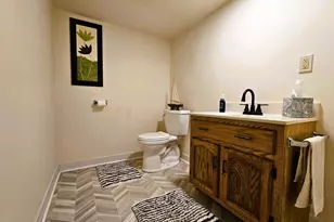 N81W15815 Robinhood Dr, Menomonee Falls, WI 53051 - Photo 45