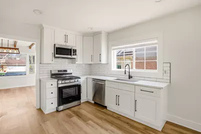 3227 N 104th St, Wauwatosa, WI 53222 - Photo 9