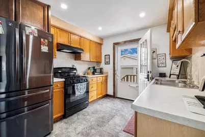 513  Sugar Creek St, Delavan, WI 53115 - Photo 3