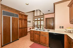 530 Park Cir, Elm Grove, WI 53122 - Photo 15