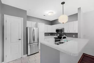 2720 Northview Rd, Waukesha, WI 53188 - Photo 9