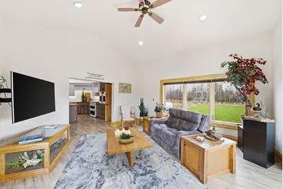 985 W Fur Farm Rd, New Holstein, WI 53061 - Photo 9