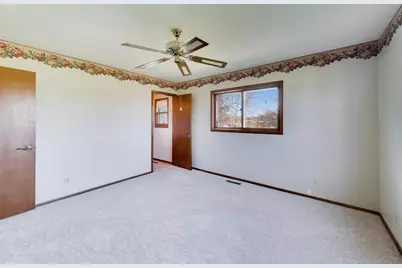 238  Thistledown Ln, Walworth, WI 53184 - Photo 11