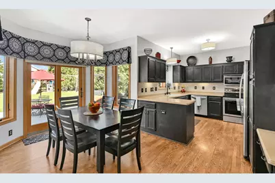 W143N6633  Aspen Dr, Menomonee Falls, WI 53051 - Photo 11