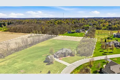 3130 S Country Ln, New Berlin, WI 53146 - Photo 71