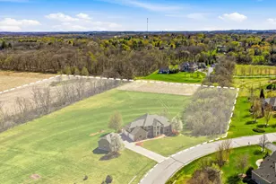 3130 S Country Ln, New Berlin, WI 53146 - Photo 71