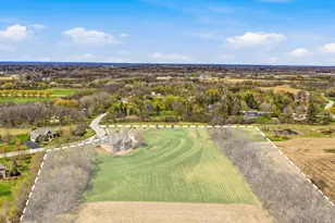 3130 S Country Ln, New Berlin, WI 53146 - Photo 73