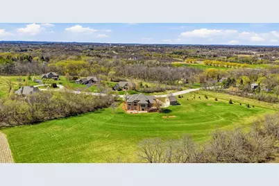3130 S Country Ln, New Berlin, WI 53146 - Photo 79