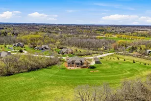 3130 S Country Ln, New Berlin, WI 53146 - Photo 79
