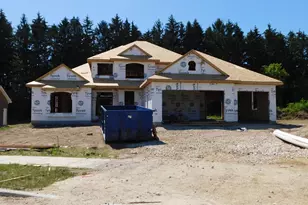 537 Hawks Ridge Rd, Grafton, WI 53024 - Photo 1