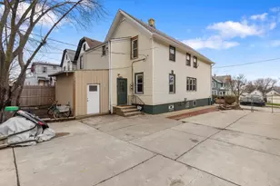 2243 S Woodward St, Milwaukee, WI 53207 - Photo 33