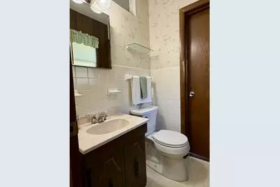 3904  Wilshire Dr, Racine, WI 53402 - Photo 35