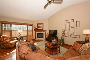 6305 Cedarhedge Dr, Racine, WI 53406 - Photo 11