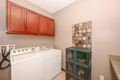 6305  Cedarhedge Dr, Racine, WI 53406 - Photo 17