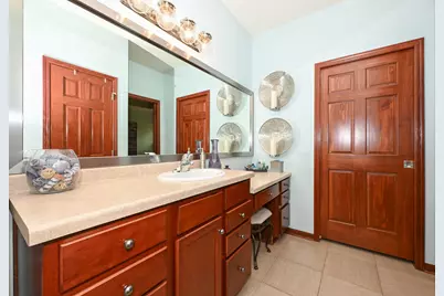 6305  Cedarhedge Dr, Racine, WI 53406 - Photo 25