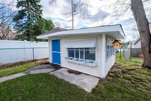 W180N8273 Town Hall Rd, Menomonee Falls, WI 53051 - Photo 33