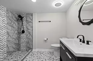 N69W13127 Harding Dr, Menomonee Falls, WI 53051 - Photo 15