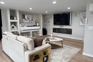 N69W13127 Harding Dr, Menomonee Falls, WI 53051 - Photo 11