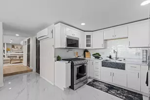 N69W13127 Harding Dr, Menomonee Falls, WI 53051 - Photo 9