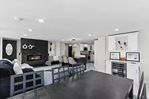 N69W13127 Harding Dr, Menomonee Falls, WI 53051 - Photo 7