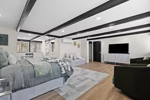 N69W13127 Harding Dr, Menomonee Falls, WI 53051 - Photo 17