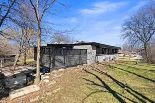 N69W13127 Harding Dr, Menomonee Falls, WI 53051 - Photo 35