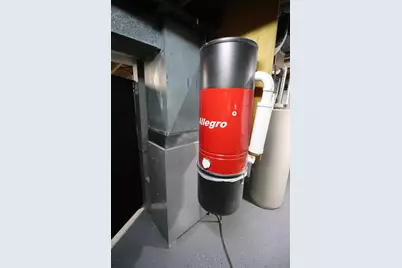 5228 S 9th St, Milwaukee, WI 53221 - Photo 19