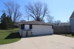 5228 S 9th St, Milwaukee, WI 53221 - Photo 23