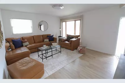 5228 S 9th St, Milwaukee, WI 53221 - Photo 3